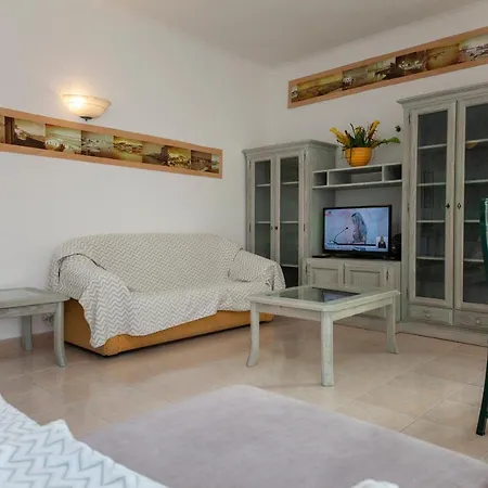 C03 - Avenue Backstreet Flat Apartment