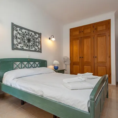C03 - Avenue Backstreet Flat Apartment *